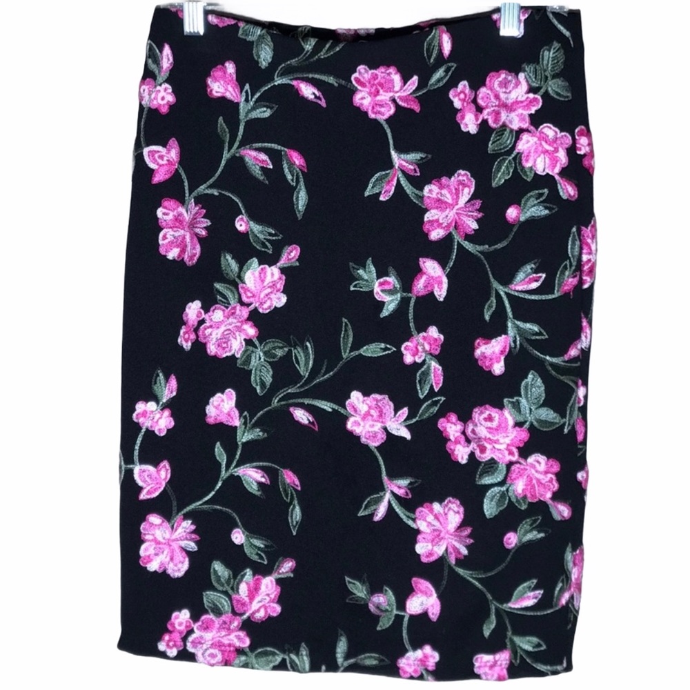 NYCC Black Embroidered Floral Skirt B